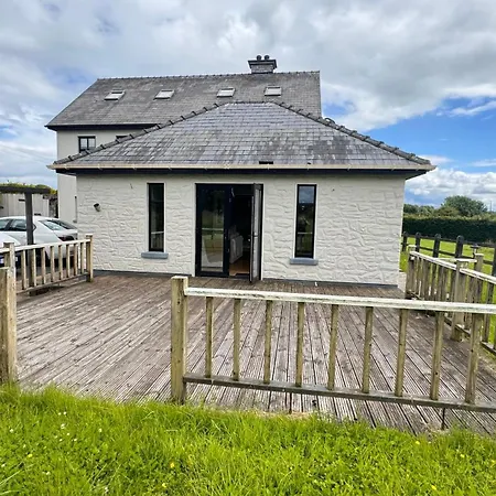 Corndulla House Country house *